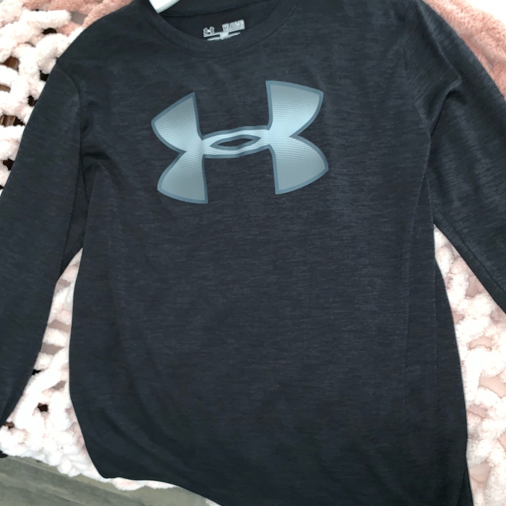 🌟UNDER ARMOUR BLACK LONG SLEEVE SHIRT🌟
